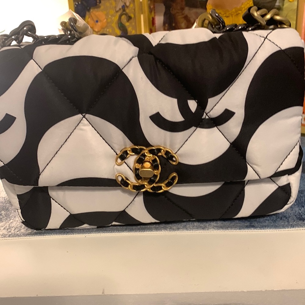 Black & White Cloth Bag